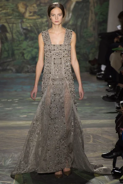 Look 50